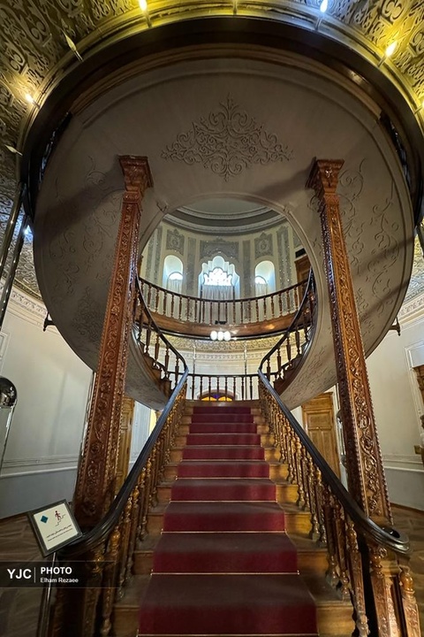 موزهٔ آبگینه و سفالینه‌های ایران