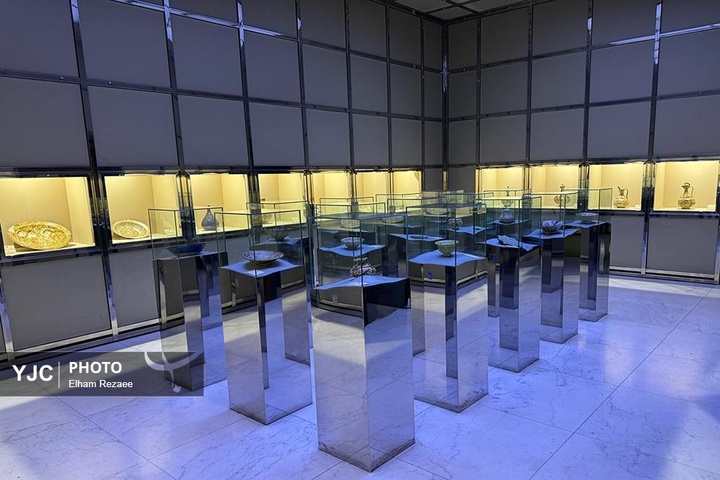 موزهٔ آبگینه و سفالینه‌های ایران