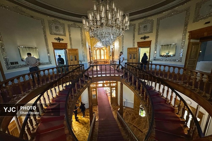 موزهٔ آبگینه و سفالینه‌های ایران