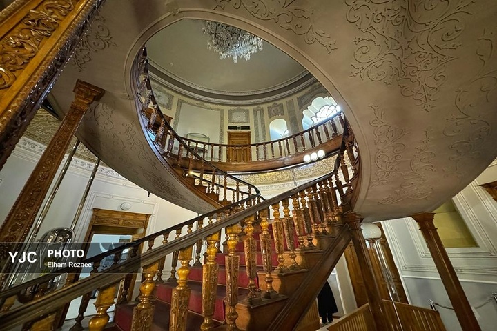 موزهٔ آبگینه و سفالینه‌های ایران