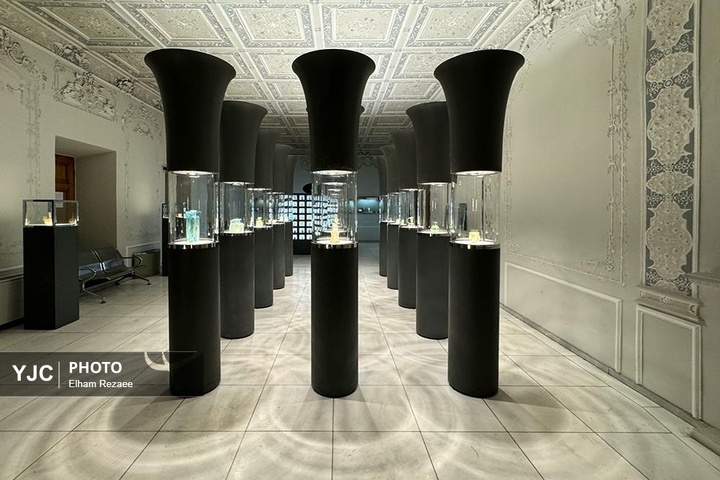 موزهٔ آبگینه و سفالینه‌های ایران