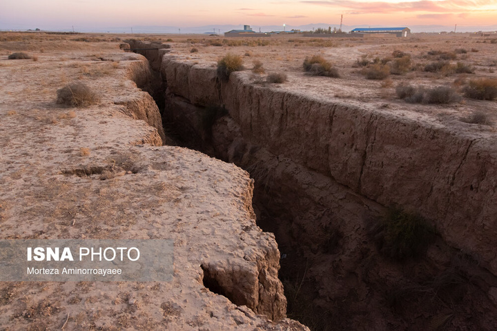 عمیق‌ترین شکاف فرونشست کشور - نیشابور