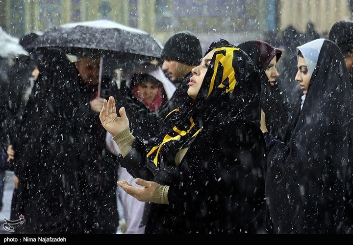 بارش برف در حرم مطهر رضوی