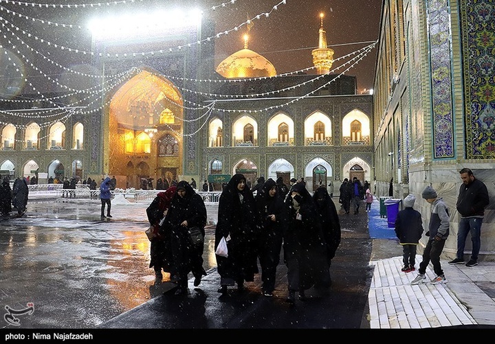 بارش برف در حرم مطهر رضوی