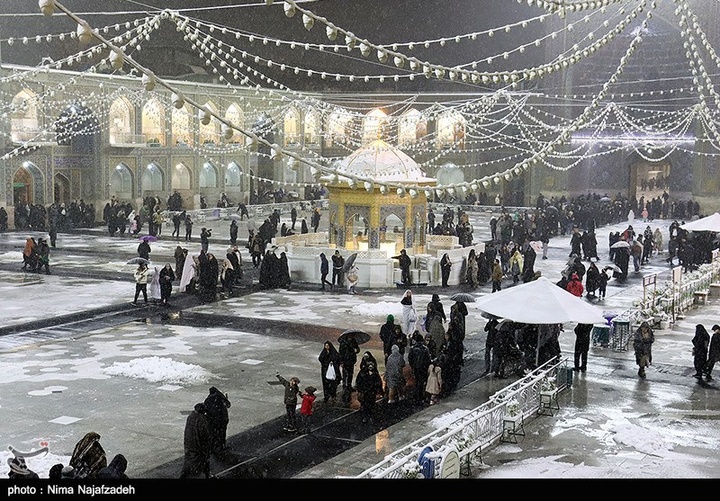 بارش برف در حرم مطهر رضوی
