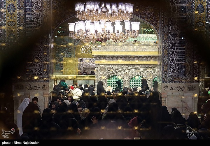 بارش برف در حرم مطهر رضوی