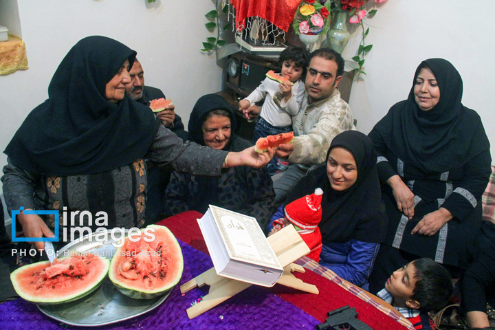 «شب‌چلّه» خانواده ایرانی