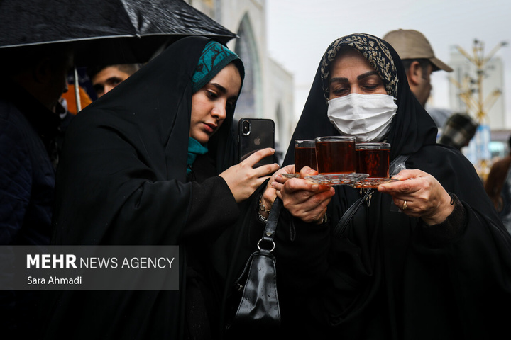 پذیرایی از زائران در چایخانه های حرم مطهر امام رضا علیه السلام