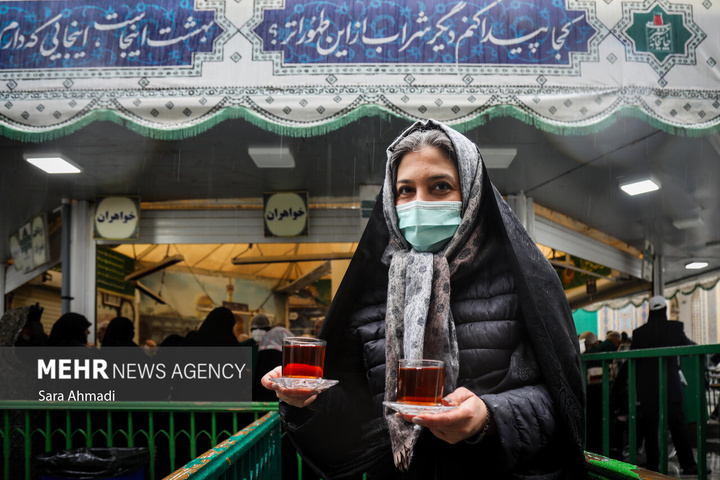 پذیرایی از زائران در چایخانه های حرم مطهر امام رضا علیه السلام