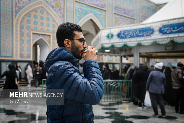 پذیرایی از زائران در چایخانه های حرم مطهر امام رضا علیه السلام