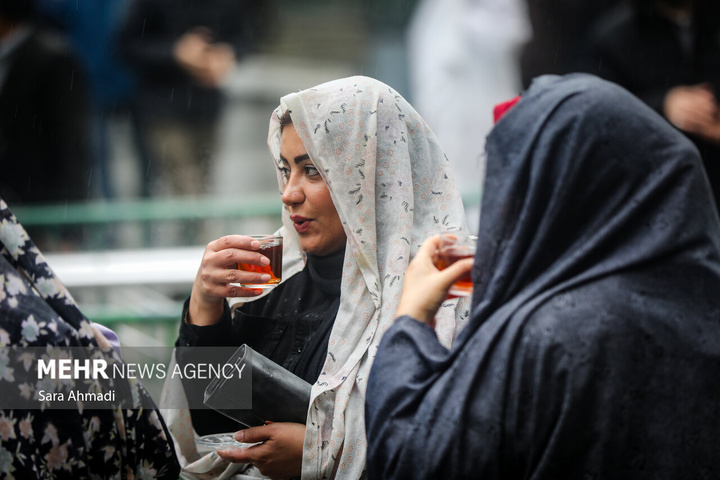 پذیرایی از زائران در چایخانه های حرم مطهر امام رضا علیه السلام