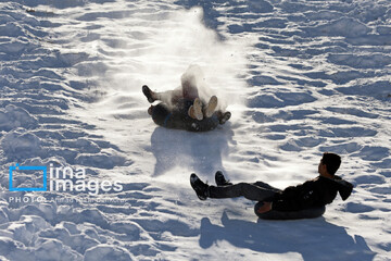 تفریحات زمستانی در پیست اسکی بارده