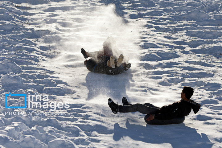 تفریحات زمستانی در پیست اسکی بارده