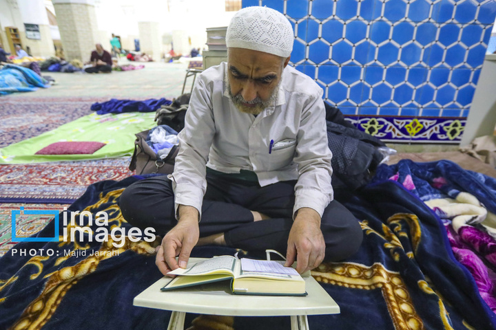 مراسم معنوی اعتکاف در مسجد ملا اسماعیل یزد