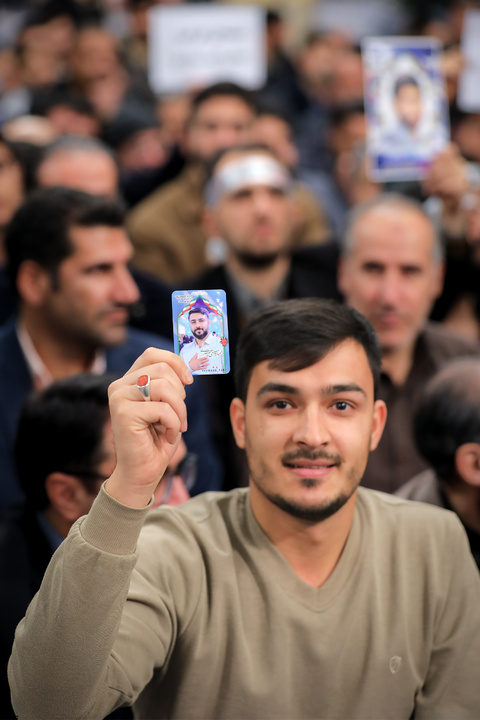 دیدار خانواده شهدای اقتدار با رهبر انقلاب در روز میلاد امیرالمومنین علیه‌السلام