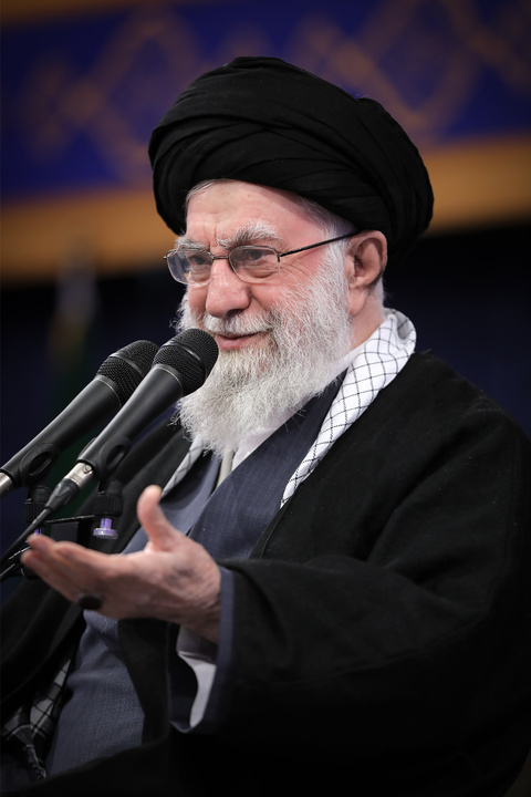 دیدار خانواده شهدای اقتدار با رهبر انقلاب در روز میلاد امیرالمومنین علیه‌السلام