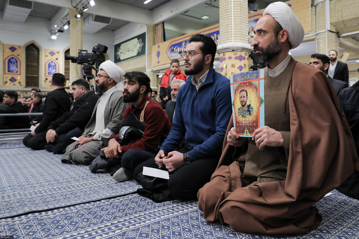 دیدار خانواده شهدای اقتدار با رهبر انقلاب در روز میلاد امیرالمومنین علیه‌السلام