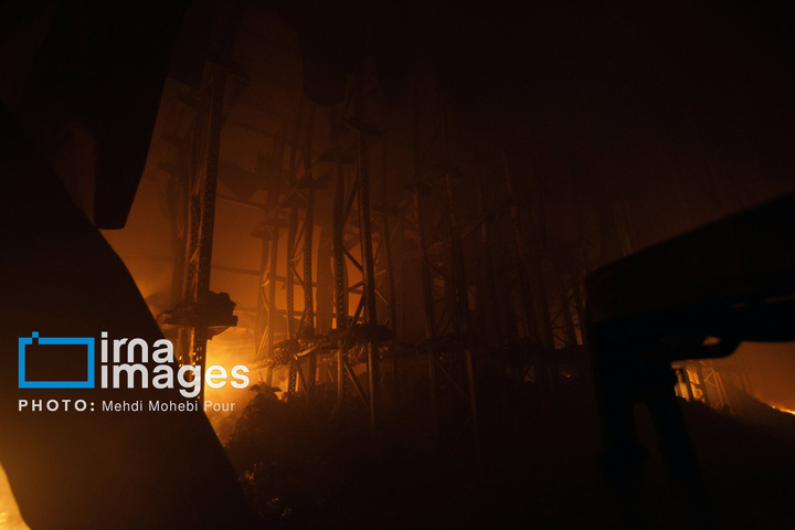 آتش‌سوزی در مجتمع تولید لبنیات کاله آمل