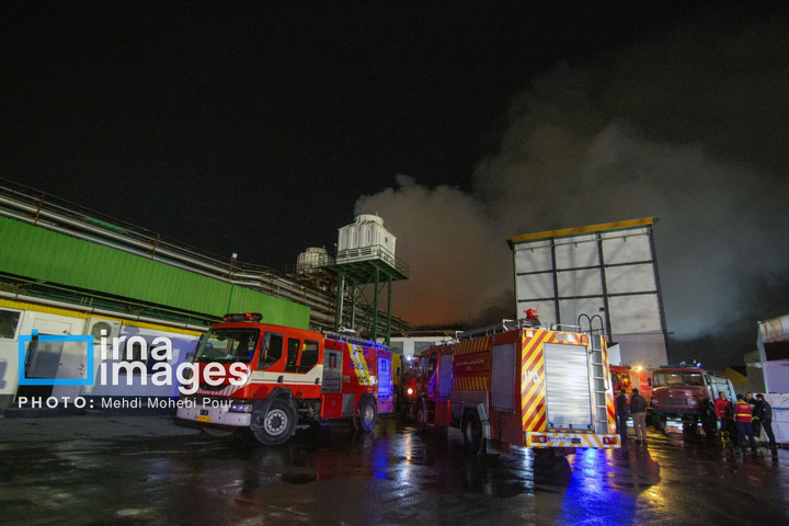 آتش‌سوزی در مجتمع تولید لبنیات کاله آمل