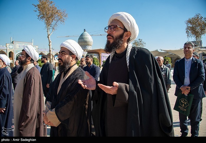 آیین تعویض پرچم و سیاه پوشان حرم مطهر حضرت شاهچراغ علیه السلام