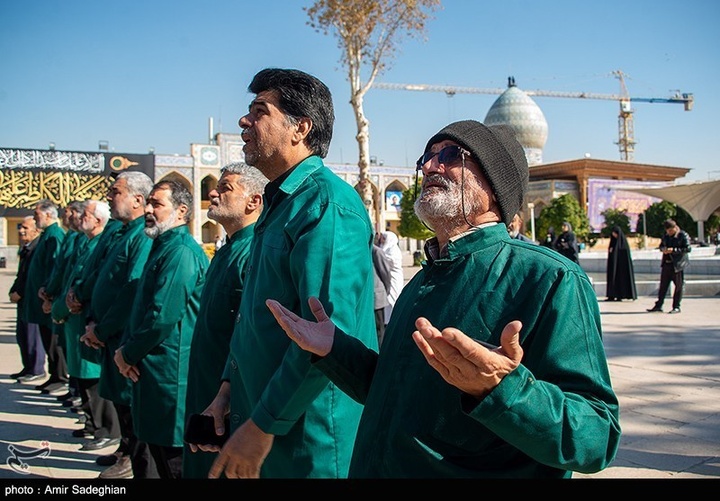 آیین تعویض پرچم و سیاه پوشان حرم مطهر حضرت شاهچراغ علیه السلام