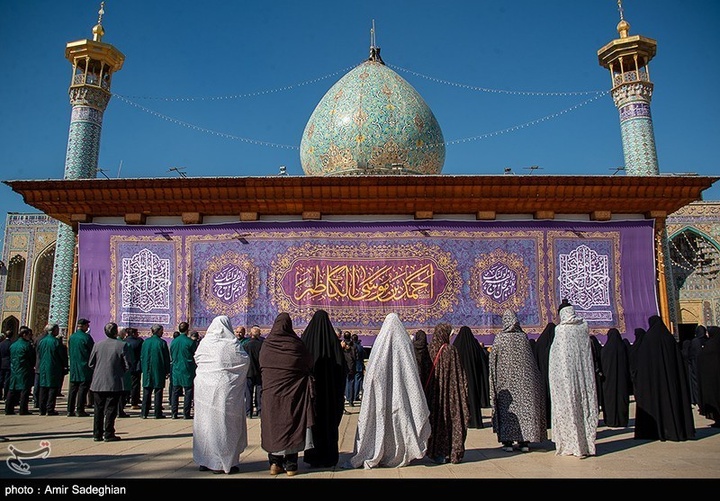 آیین تعویض پرچم و سیاه پوشان حرم مطهر حضرت شاهچراغ علیه السلام