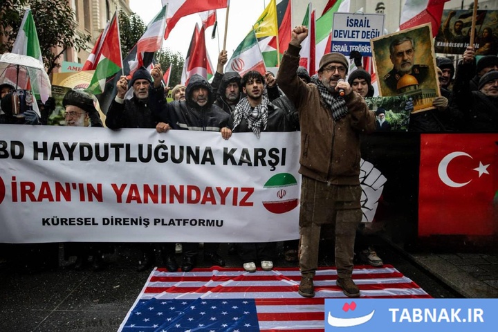تجمع همبستگی مردم ترکیه با ایران در استانبول