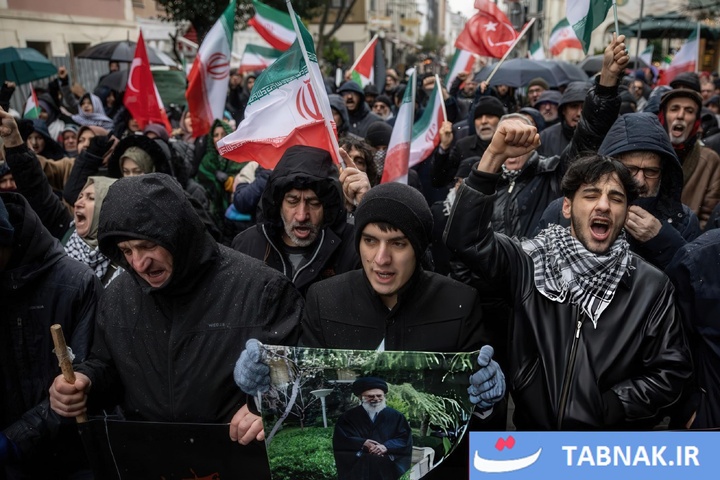 تجمع همبستگی مردم ترکیه با ایران در استانبول