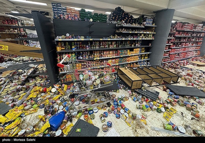 تخریب بازار روز توسط اغتشاشگران در مبارکه اصفهان