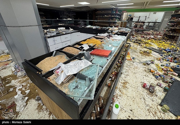 تخریب بازار روز توسط اغتشاشگران در مبارکه اصفهان