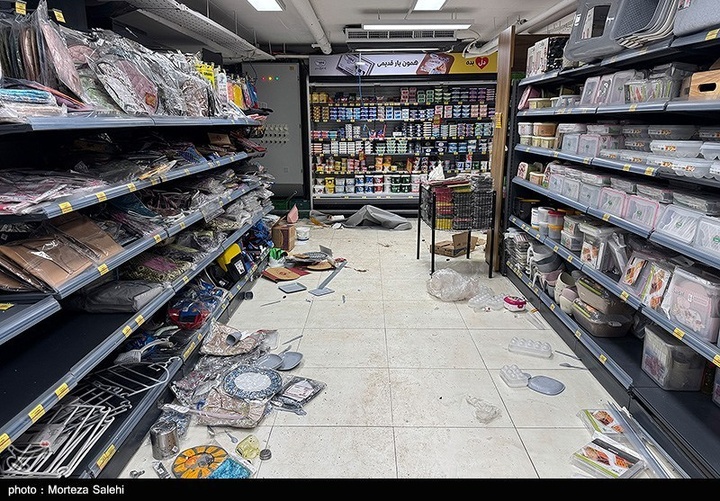 تخریب بازار روز توسط اغتشاشگران در مبارکه اصفهان