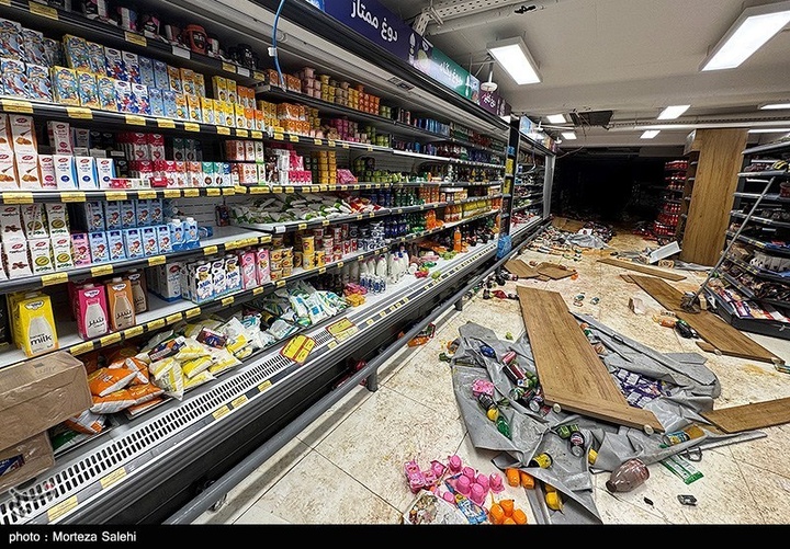 تخریب بازار روز توسط اغتشاشگران در مبارکه اصفهان