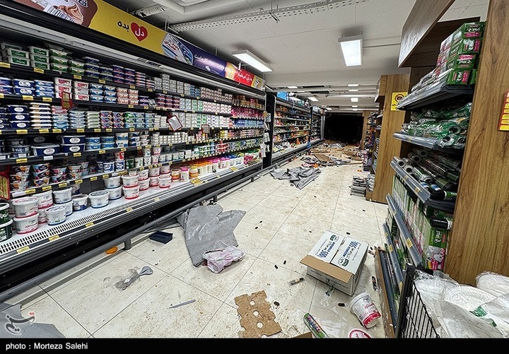 تخریب بازار روز توسط اغتشاشگران در مبارکه اصفهان