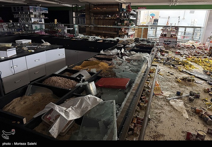 تخریب بازار روز توسط اغتشاشگران در مبارکه اصفهان