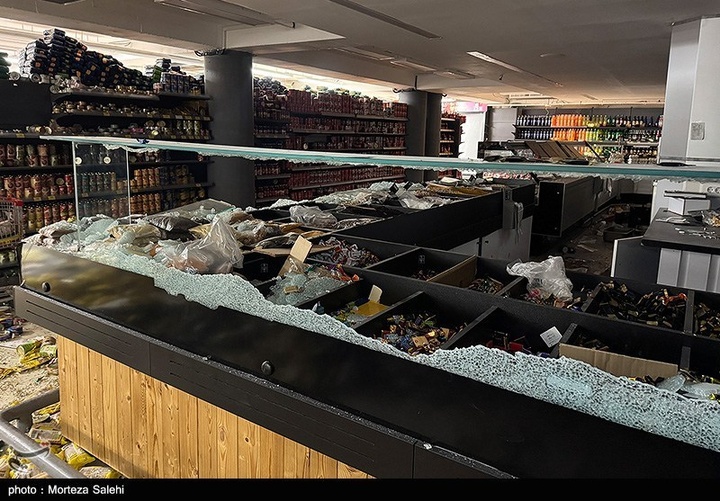 تخریب بازار روز توسط اغتشاشگران در مبارکه اصفهان