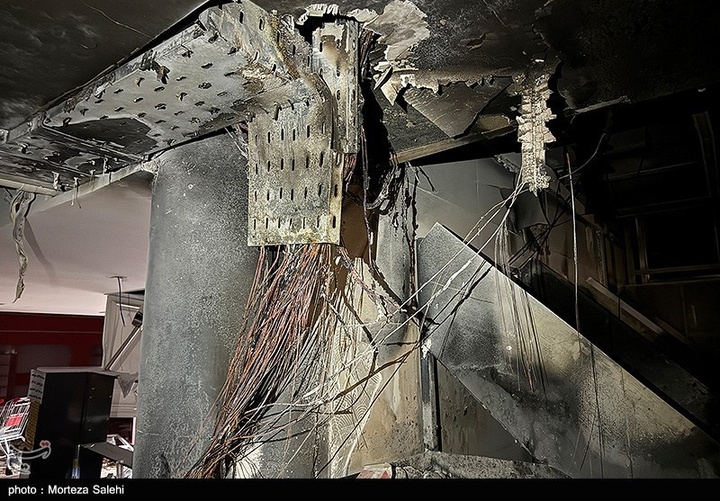 تخریب بازار روز توسط اغتشاشگران در مبارکه اصفهان