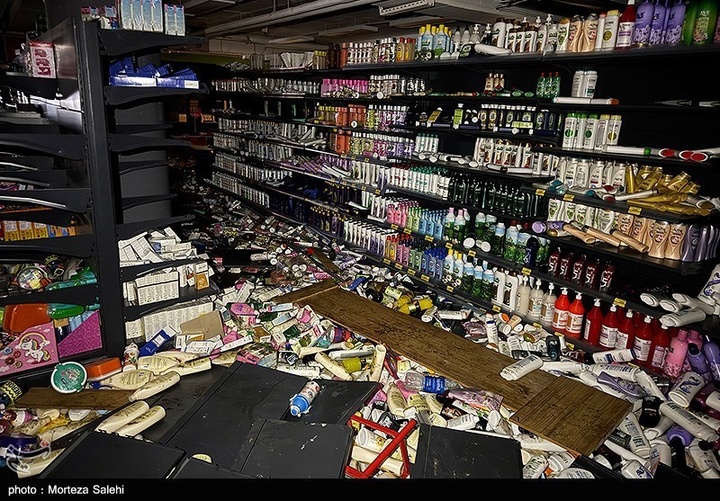 تخریب بازار روز توسط اغتشاشگران در مبارکه اصفهان
