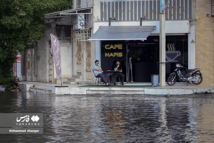 اهواز در آب