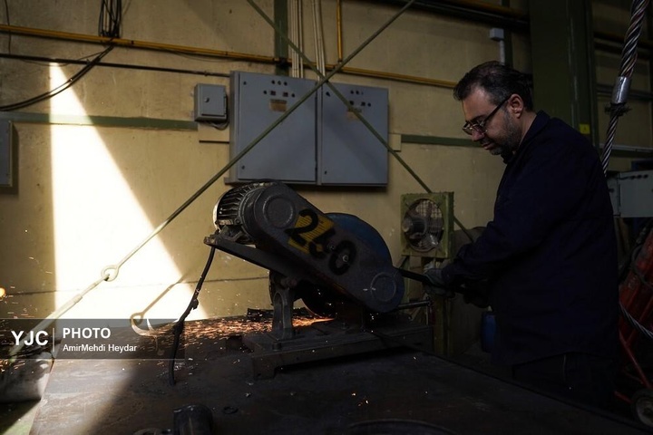 تلاش خستگی‌ناپذیر متخصصان داخلی برای روشنایی ایران