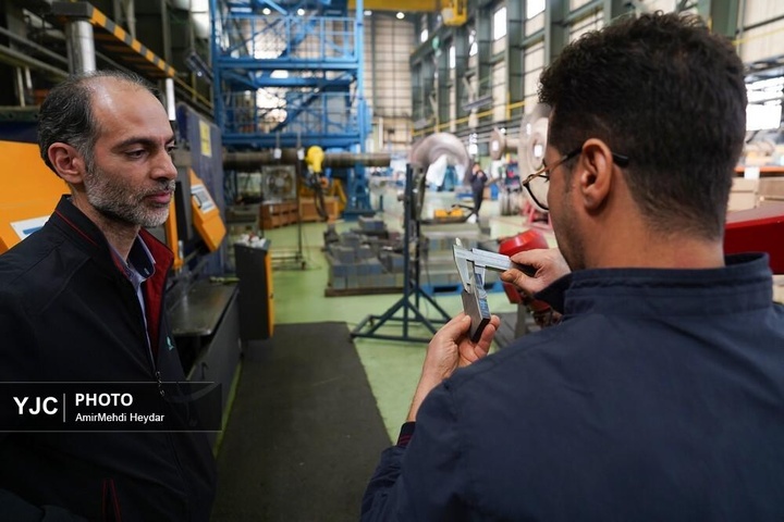 تلاش خستگی‌ناپذیر متخصصان داخلی برای روشنایی ایران