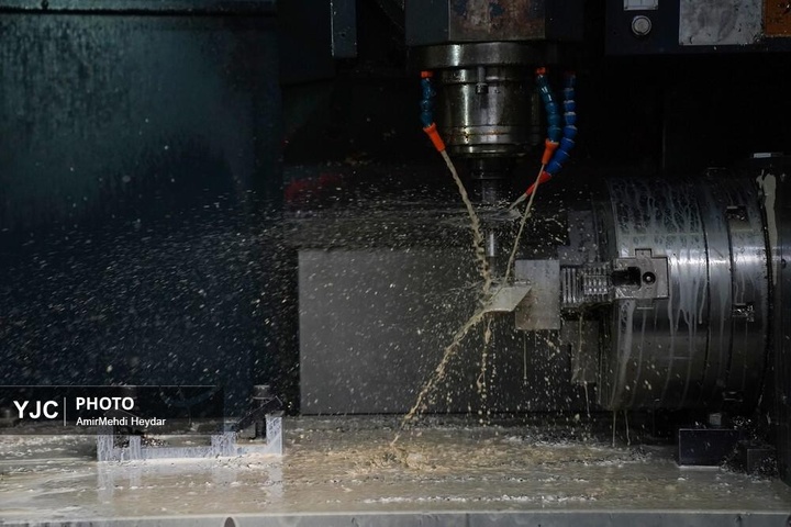 تلاش خستگی‌ناپذیر متخصصان داخلی برای روشنایی ایران