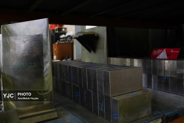 تلاش خستگی‌ناپذیر متخصصان داخلی برای روشنایی ایران