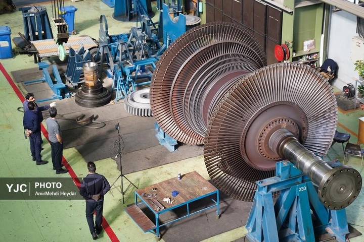 تلاش خستگی‌ناپذیر متخصصان داخلی برای روشنایی ایران