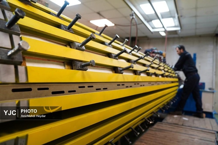 تلاش خستگی‌ناپذیر متخصصان داخلی برای روشنایی ایران