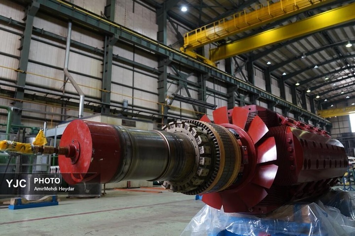 تلاش خستگی‌ناپذیر متخصصان داخلی برای روشنایی ایران