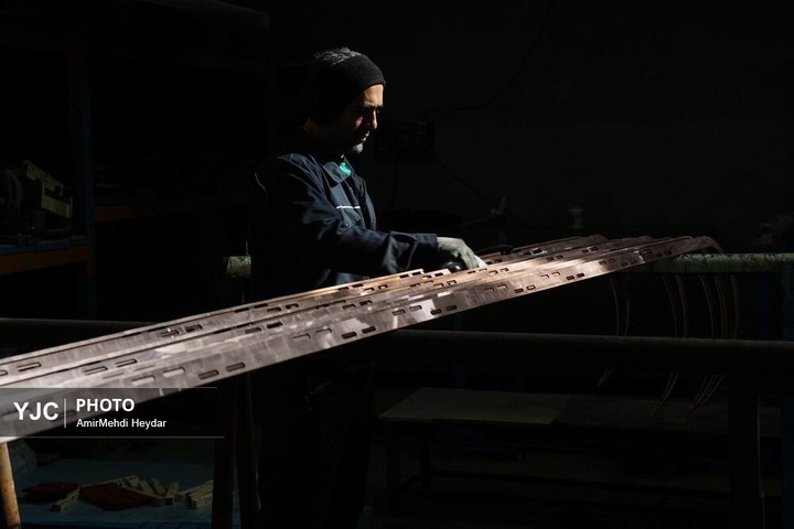 تلاش خستگی‌ناپذیر متخصصان داخلی برای روشنایی ایران