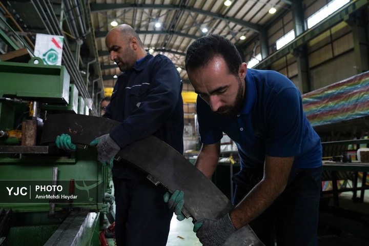 تلاش خستگی‌ناپذیر متخصصان داخلی برای روشنایی ایران