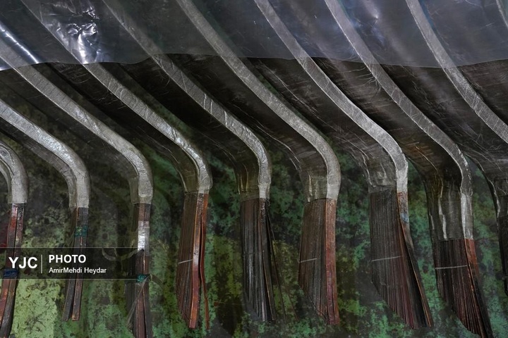 تلاش خستگی‌ناپذیر متخصصان داخلی برای روشنایی ایران