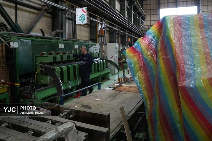 تلاش خستگی‌ناپذیر متخصصان داخلی برای روشنایی ایران