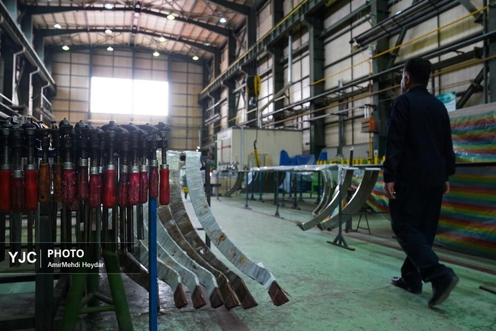 تلاش خستگی‌ناپذیر متخصصان داخلی برای روشنایی ایران